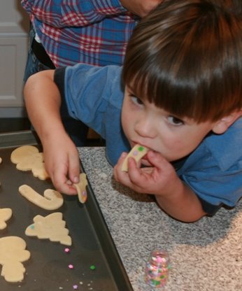 [Em+eating+cookie+dough.JPG]