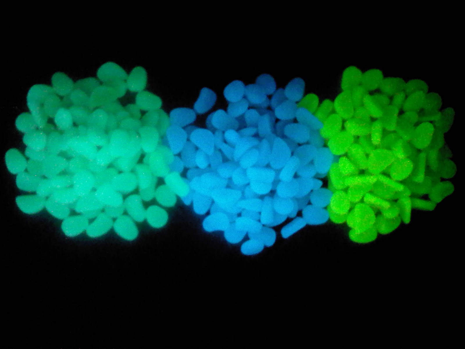 Glow in the Dark Pebbles & Cobble Stones