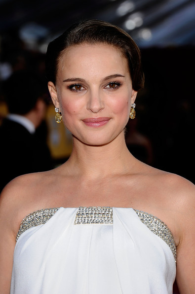 natalie portman golden globes 2011. Natalie Portman 2011 Golden