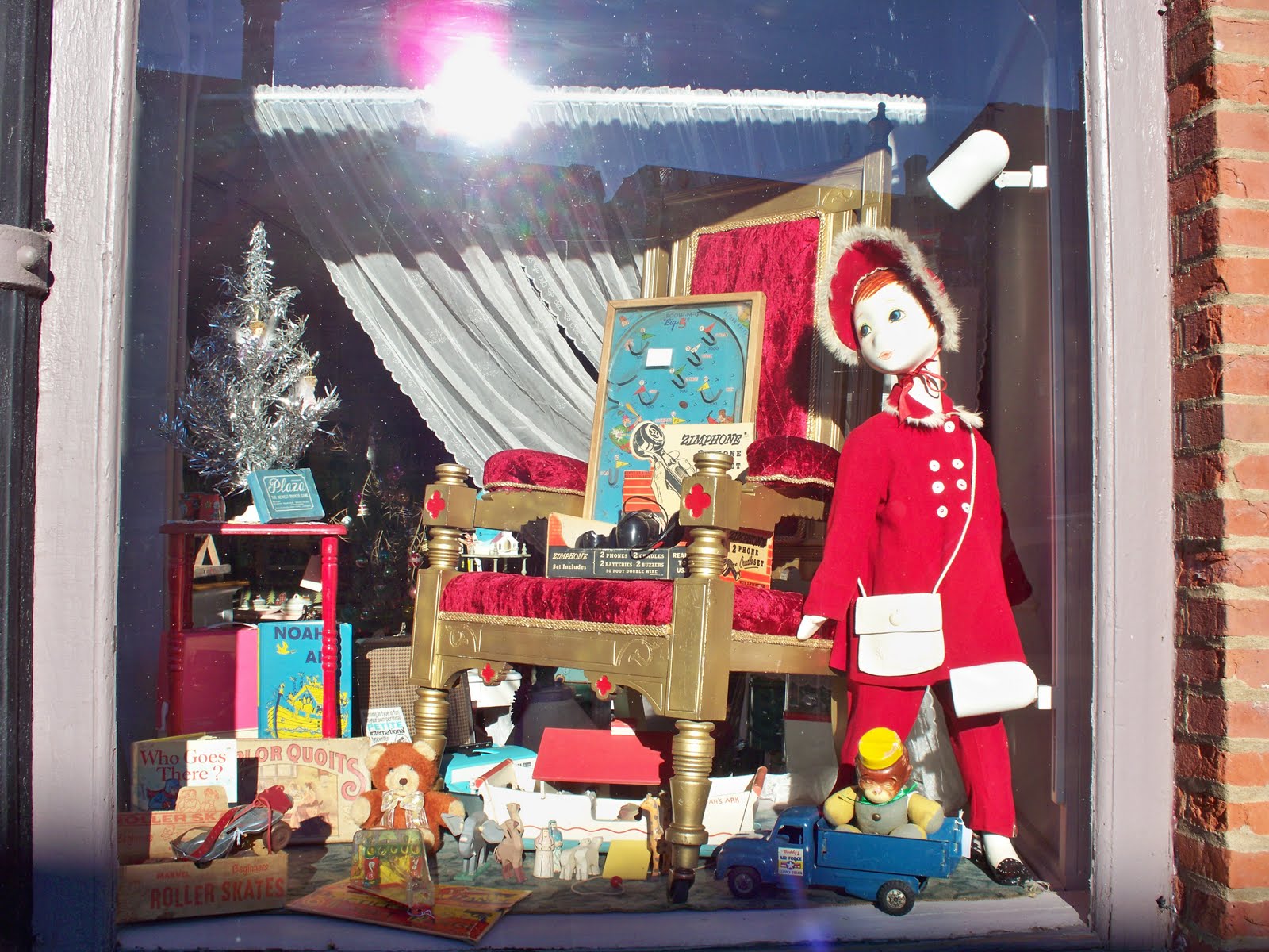 All Thats Vintage Holiday Window Displays All Thats Vintage Holiday Window Displays