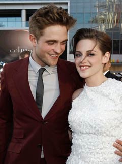 http://2.bp.blogspot.com/_ktfwOg-MXjk/TMM_PsVOAdI/AAAAAAAAK7Y/dj6wMZAk6yU/s1600/Robert-Pattinson--Kristen-Stewart-LP.jpg_e_b531446b815d841fa57ff7ac29559923.jpg