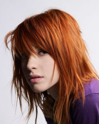 hayley williams hairstyle with bangs. hayley williams hairstyle