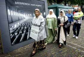 Europa comemorează 15 ani de la masacrul de la Srebreniţa  Sreb+4