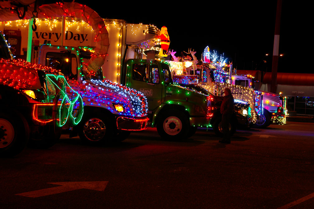 lenses and wheels christmas light truck parade lenses and wheels christmas light truck parade