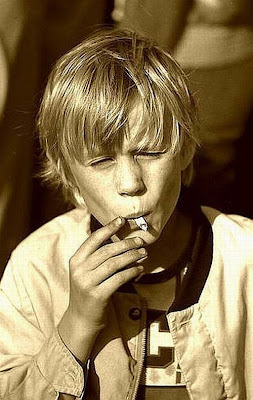 இது நம்ம ஆட்சி நீங்களும் வாங்கள் - Page 2 Smoking+Kids+%2822%29