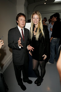 <br />Gwyneth Paltrow in Black Nylons