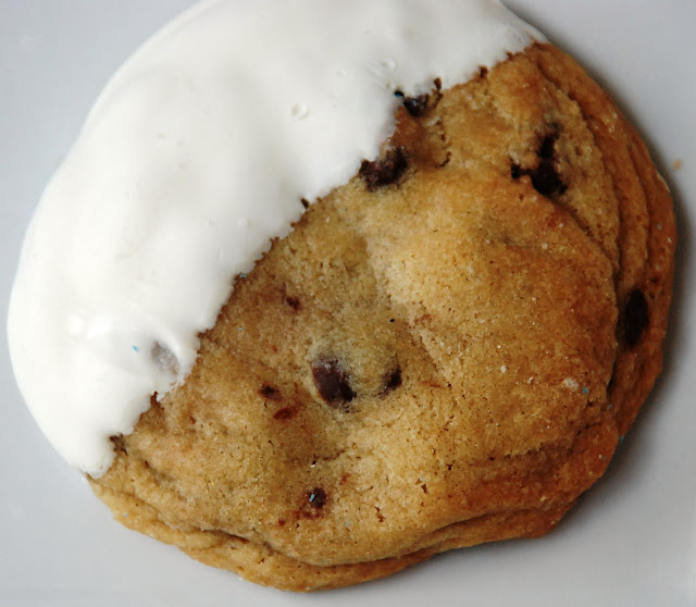 CupCakes and CrabLegs White Chocolate Chip Dipped Cookies