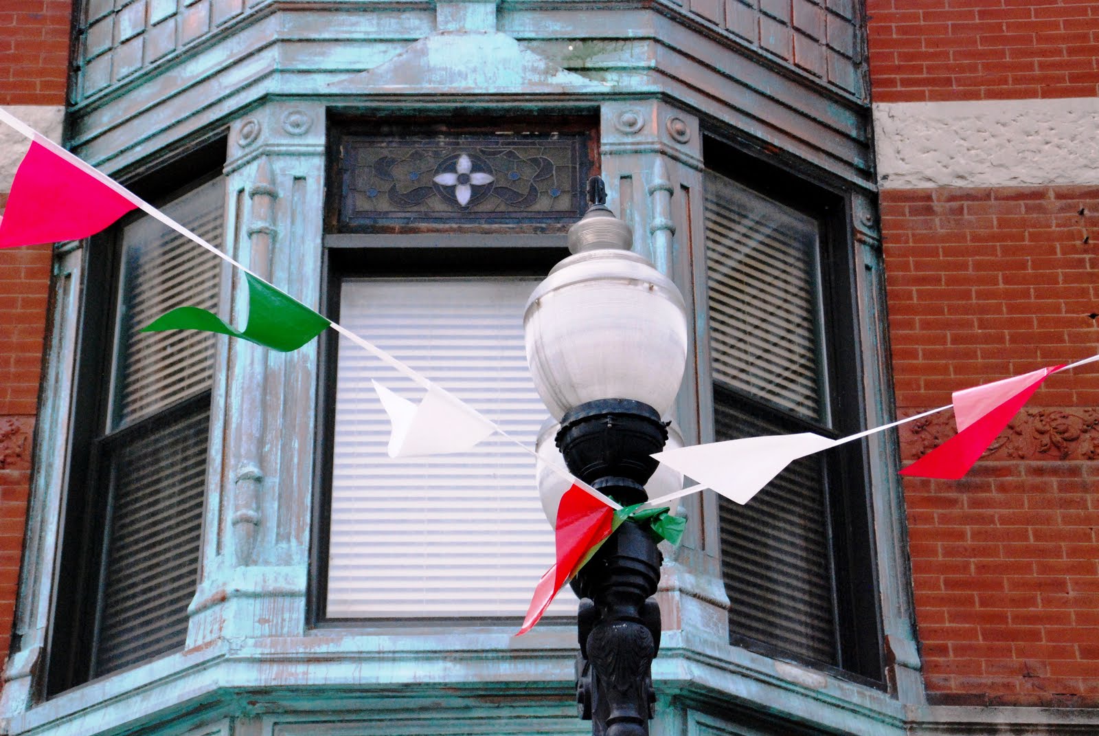 CupCakes and CrabLegs 2010 Taylor Street Festival Little Italy