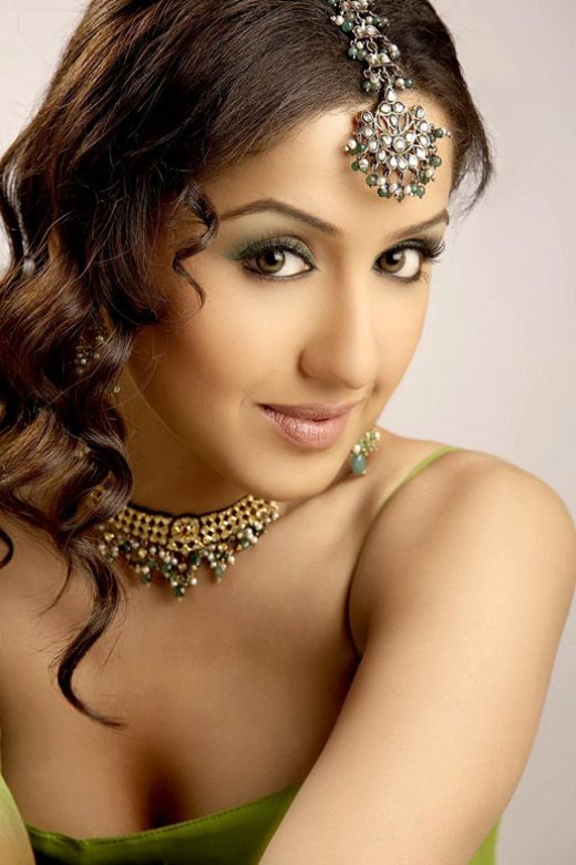 Hot Actress Mallika Kapoor | Mallu Aunty Gallery