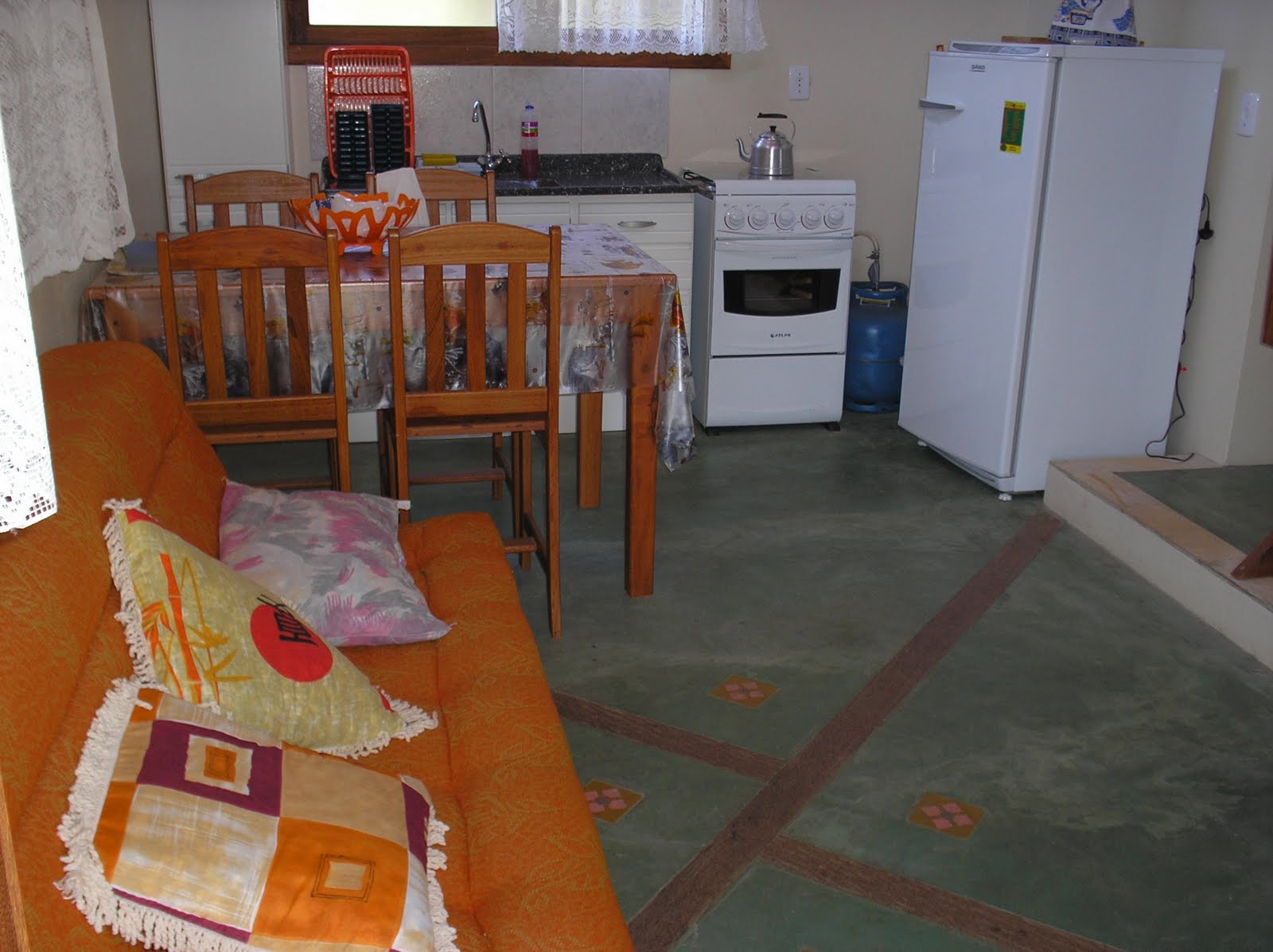 #B3470A SC: Praia do Rosa: Beleza encanto e melhor opção para o descanso 1600x1197 px Projetos Cozinha E Sala Conjugados #19 imagens