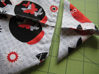 The ‘Anywhere Tote’ – Tote Bag Tutorial - Quilting Tutorials and Fabric Creations - Quilting in the Rain