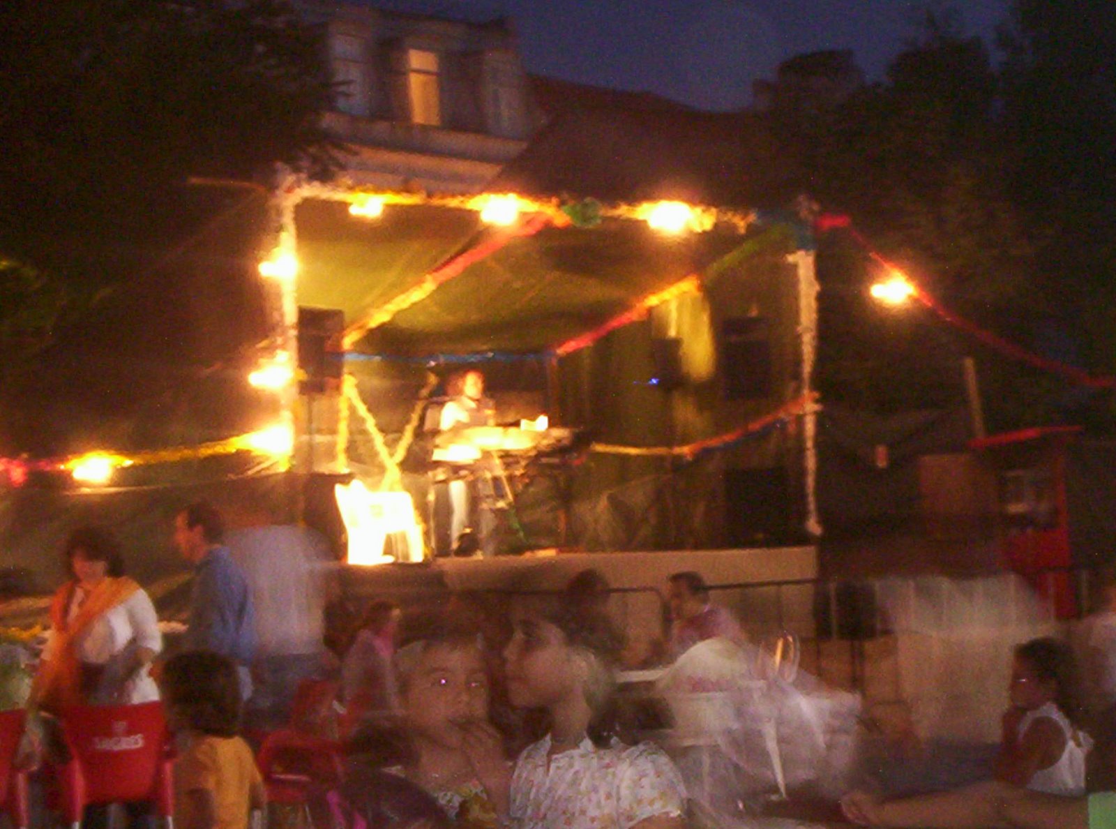 [arraialcombasjunho08+006.JPG]