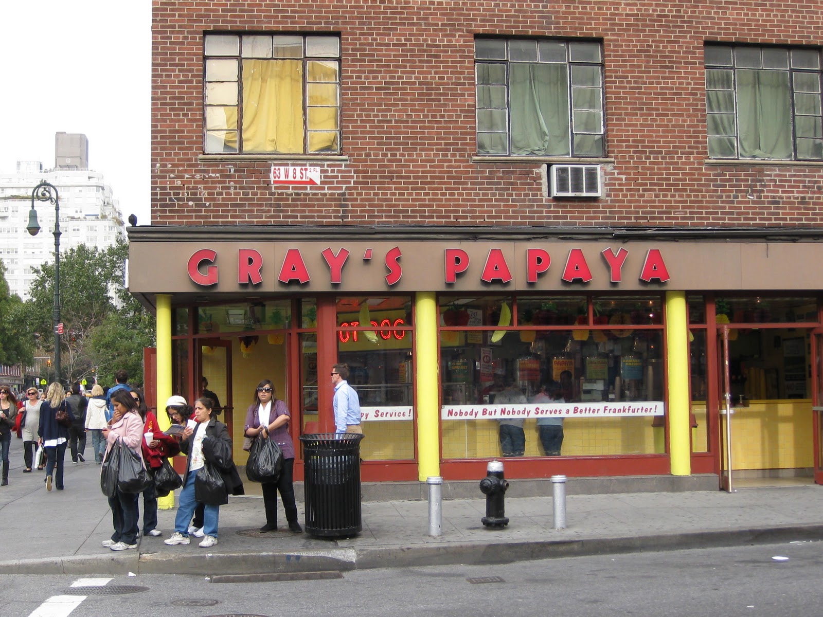 hot diggity dog Gray's PapayaNYC