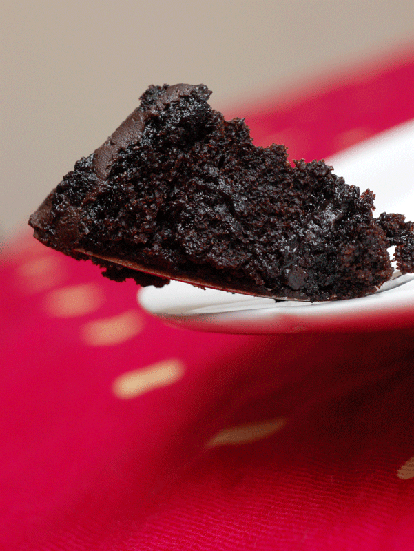 [Dark-Chocolate-Cake-4.gif]