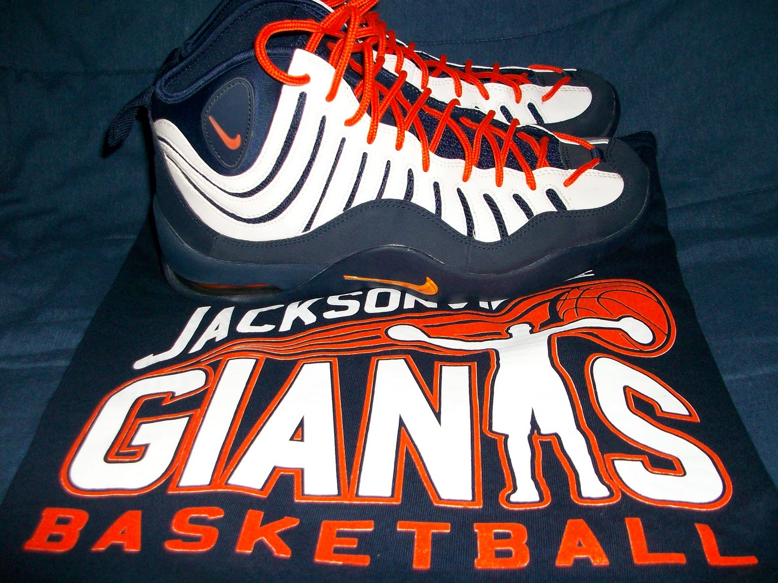 Jacksonville Giants Basketball Team1600 x 1200
