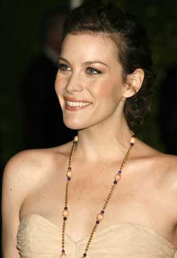 Vanity Fair Oscar Party: Liv Tyler Liv Tyler secretly enjoys smoking despite