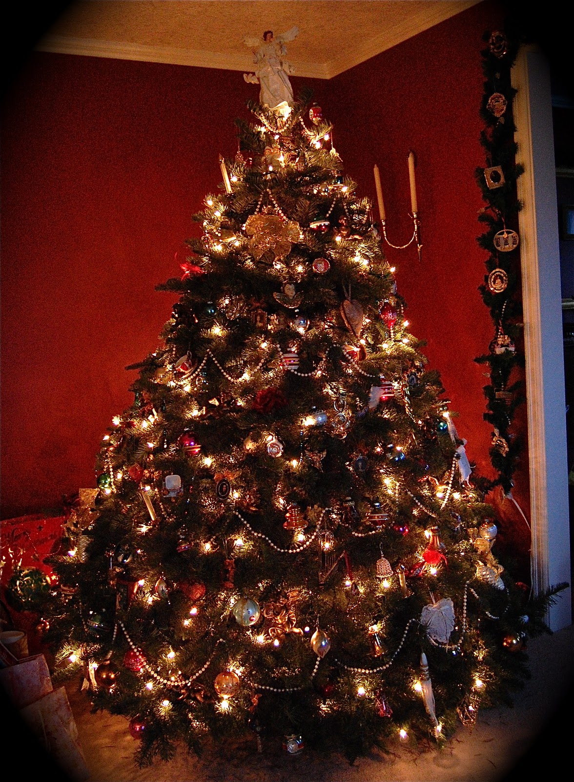 saltbox treasures A Victorian Christmas Tree