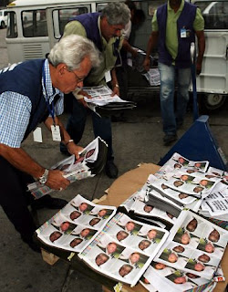 Panfletos que mostram associação Gabeira-César Maia