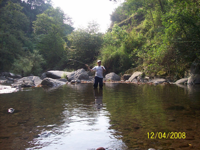 su servidor en el rio "pextlan" en Xico , Ver.