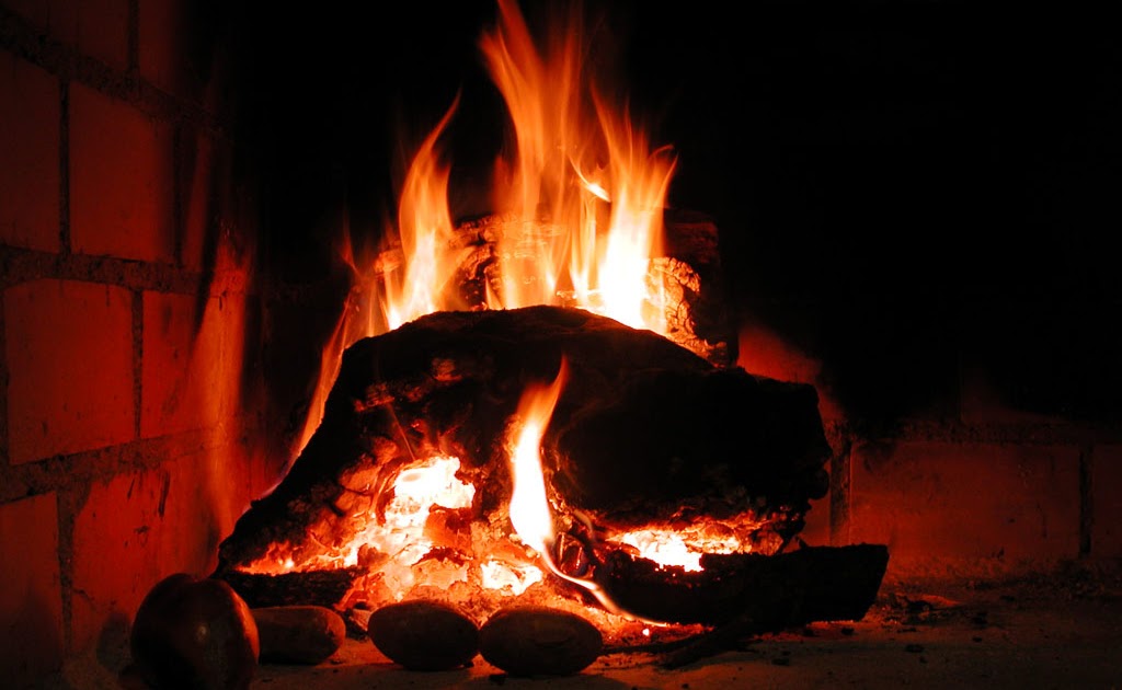 Chandelle à l'odeur de feu de bois avec mèche qui crépite 
