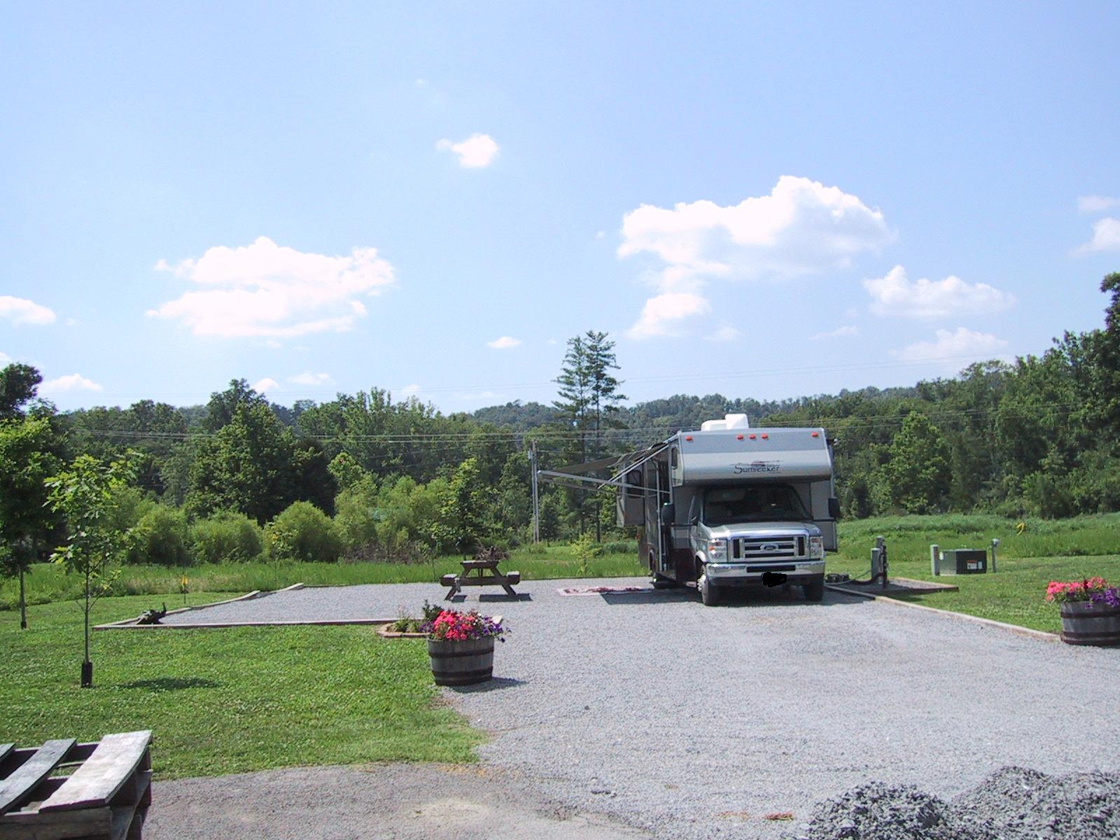 [WolfCreekFishCamping.JPG]