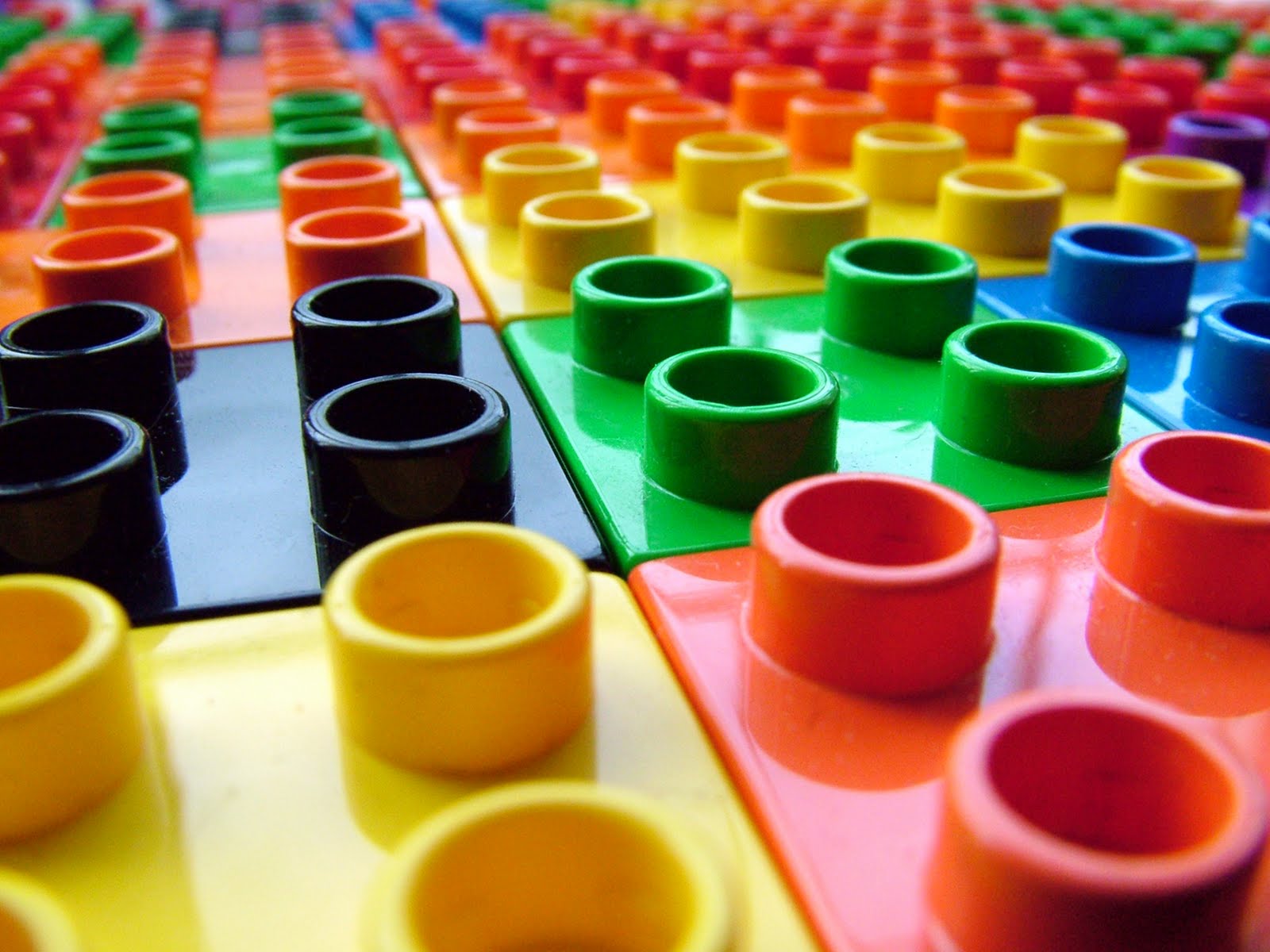 http://2.bp.blogspot.com/_lpg6rYxtNhc/TMq217cpMYI/AAAAAAAABRI/vYY3kk0Ff_Q/s1600/lego-field.jpg