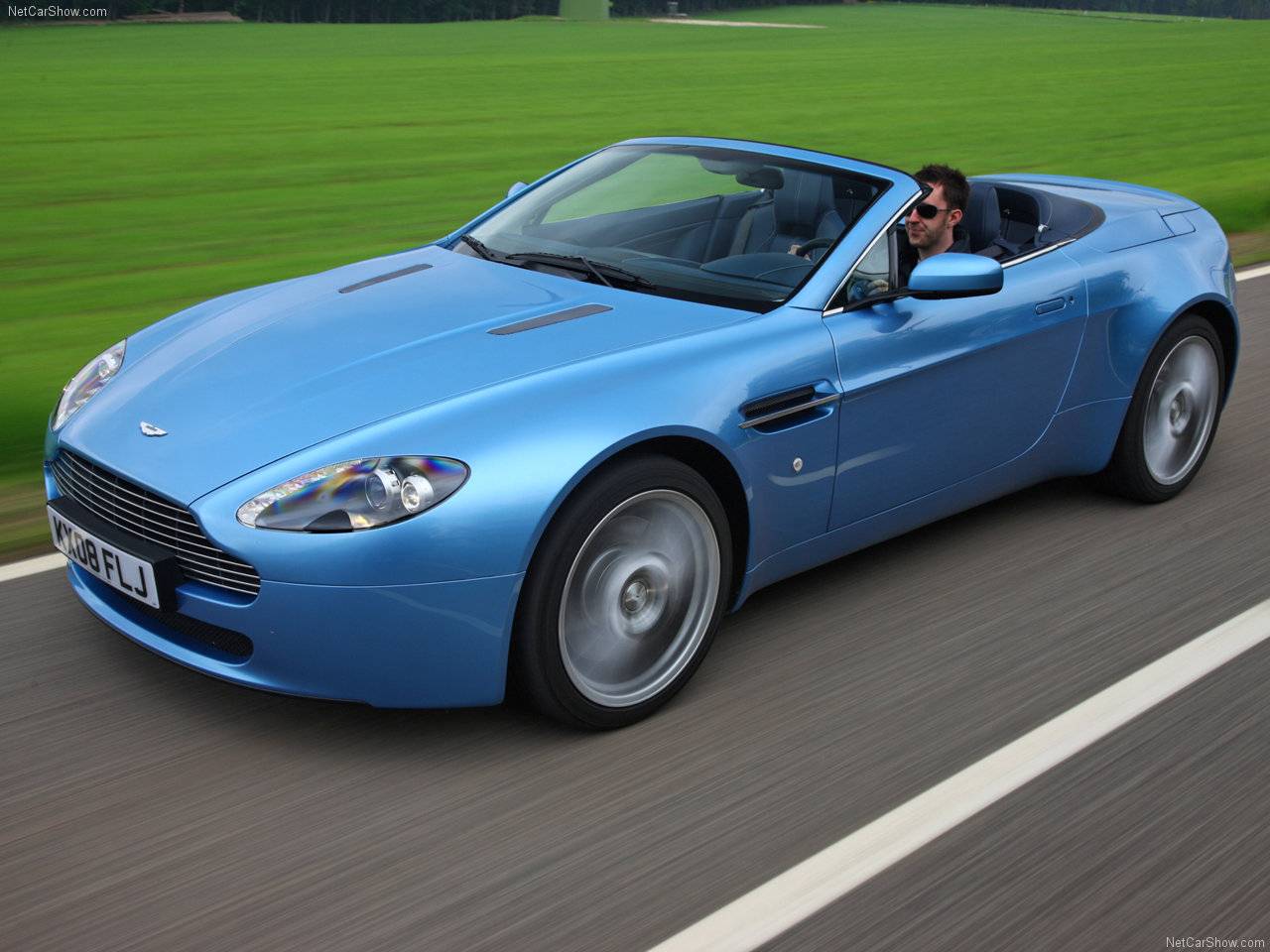 [Aston_Martin-V8_Vantage_Roadster_2009_1280x960_wallpaper_05.jpg]
