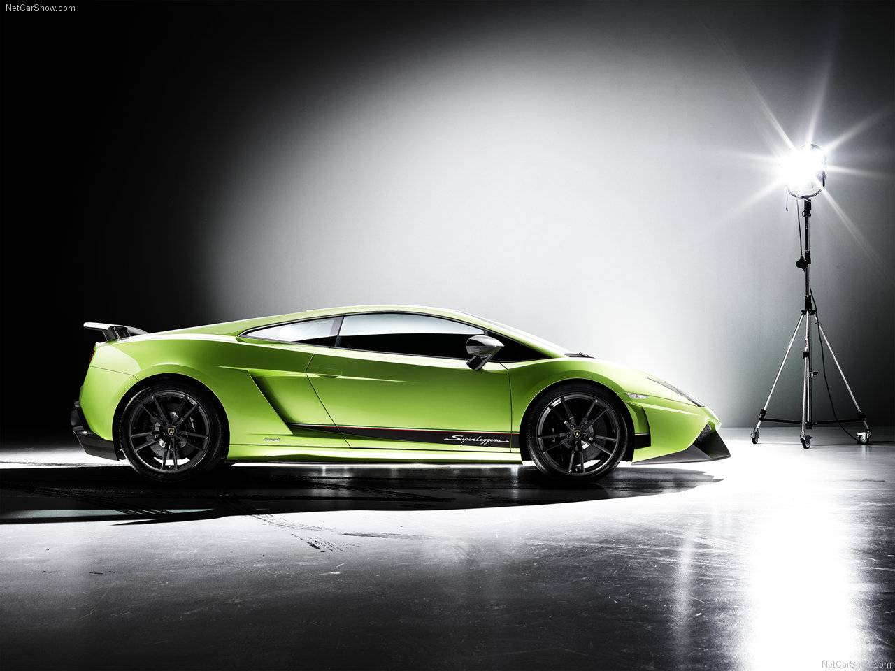 http://2.bp.blogspot.com/_lsyt_wQ2awY/TDipLvCZXaI/AAAAAAAB8_w/RYFAykXZDnU/s1600/Lamborghini-Gallardo_LP570-4_Superleggera_2011_1280x960_wallpaper_02.jpg