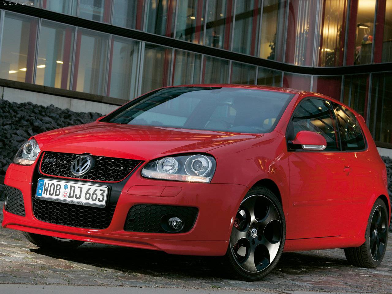 http://2.bp.blogspot.com/_lsyt_wQ2awY/TF1OiEZ-zWI/AAAAAAACB9U/IqBwWgqB6PI/s1600/Volkswagen-Golf_GTI_Edition_30_2006_1280x960_wallpaper_03.jpg