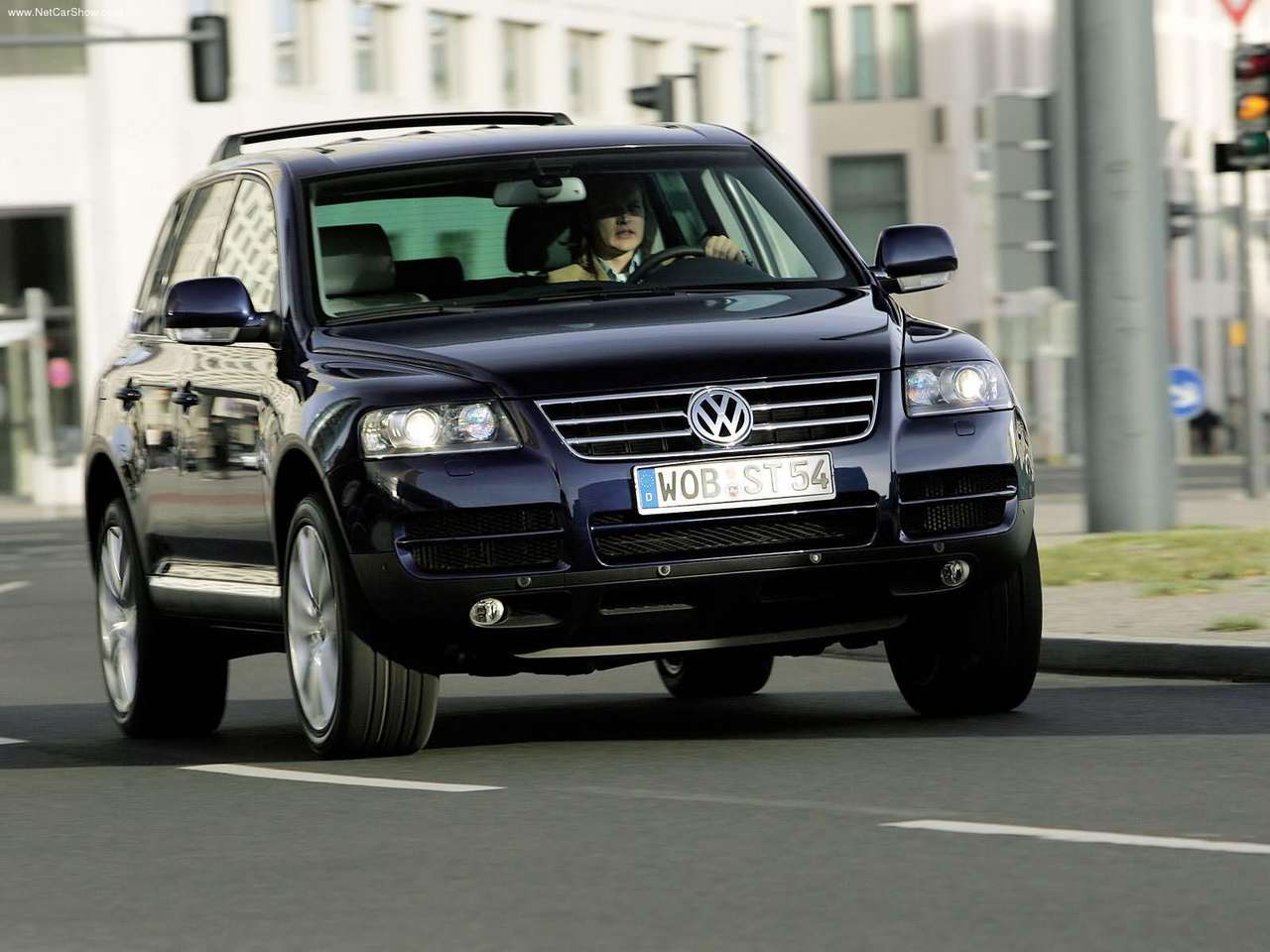 http://2.bp.blogspot.com/_lsyt_wQ2awY/TF5ZjBmd9eI/AAAAAAACCOE/igN6deHXYi0/s1600/Volkswagen-Touareg_V6_TDI_with_Exclusive_Equipment_2005_1280x960_wallpaper_05.jpg