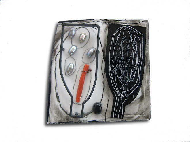 nº 1161 brooch, 2007. silver, nickel silver, plastic, pearl, onyx, acrylic painting.