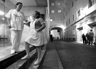 [dos+enfermeras.jpg]