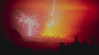 Volcanic-Triggered Lightning - 14 Jenis Petir Berbahaya Yang Mungkin Belum Anda Ketahui - Simbya