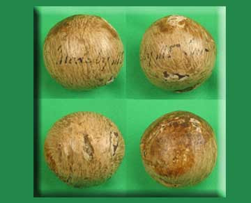 Bola golf yang terbuat dari kayu - Mengapa Permukaan Bola Golf Memiliki Cekungan-Cekungan? - www.simbya.blogspot.com