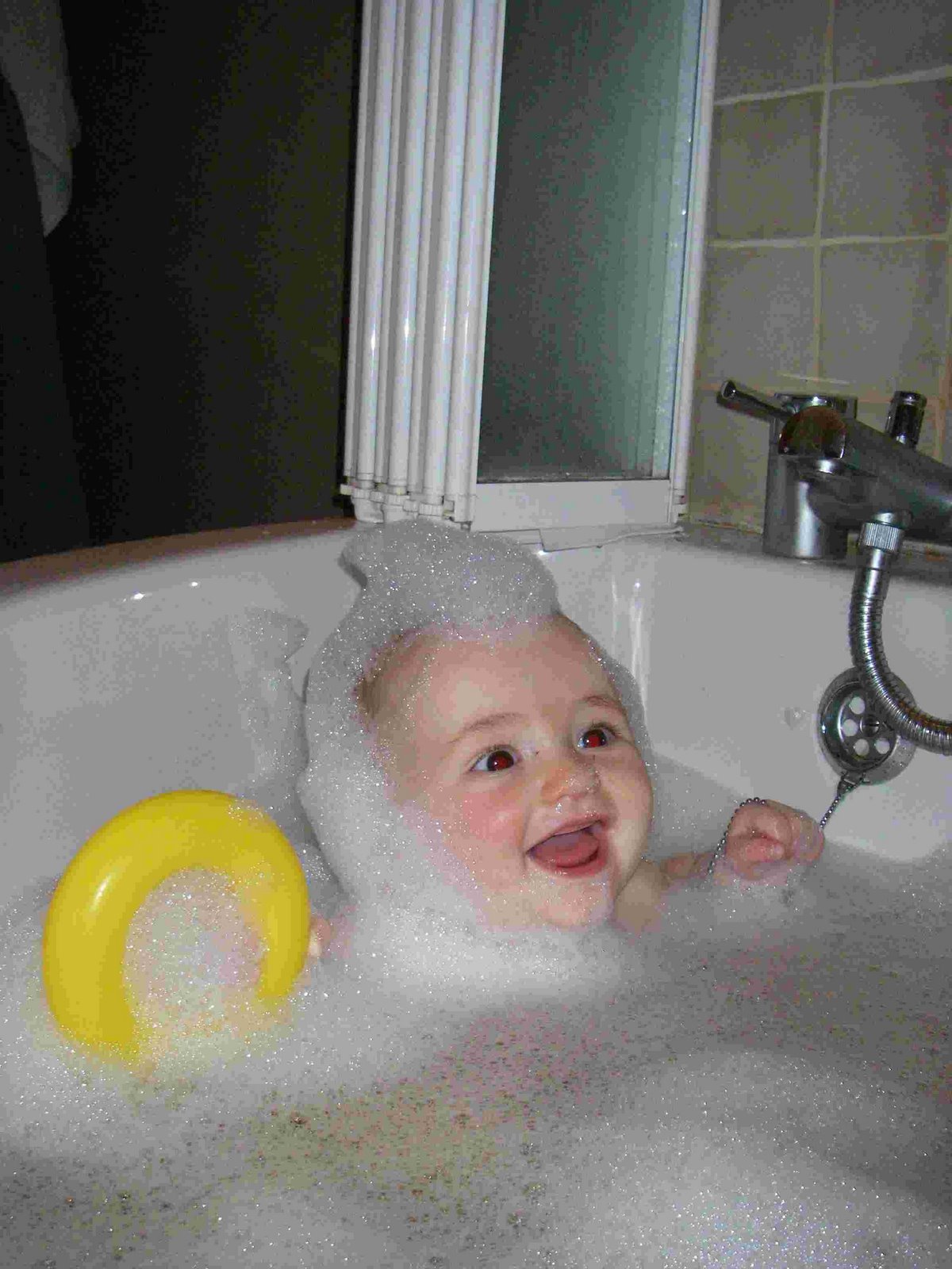[Savvy+in+the+Bath+November+2007.jpg]