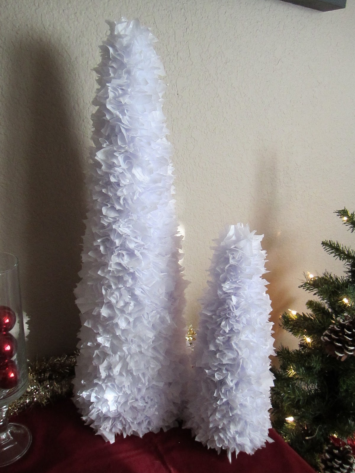 20 Mini Christmas Trees {simple Christmas crafts} C.R.A.F.T.