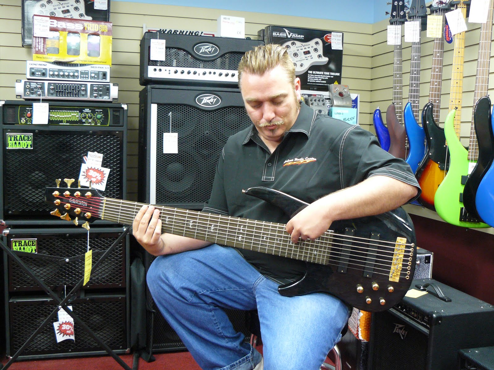 http://2.bp.blogspot.com/_mHT0mx9AeW0/S_LjiYF48aI/AAAAAAAAAow/33Ysq3DBX8k/s1600/Galveston+8-string+bass+guitar.jpg
