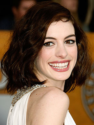 anne hathaway haircut short. Haircut. Anne Hathaway