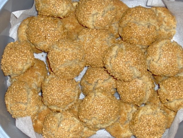 MUTFAKSEVER Susam Kaplı Cevizli Kurabiye