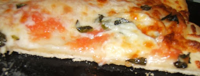 Pizza margherita fine avec levain liquide