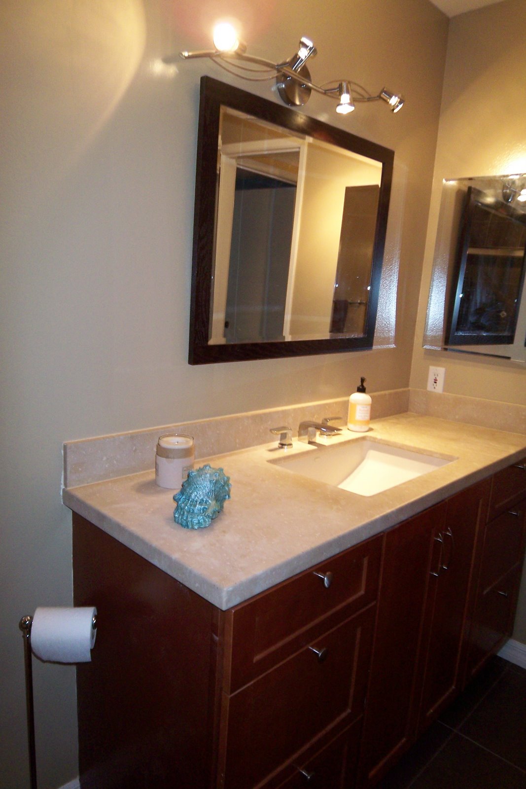 [Bathroom2.JPG]