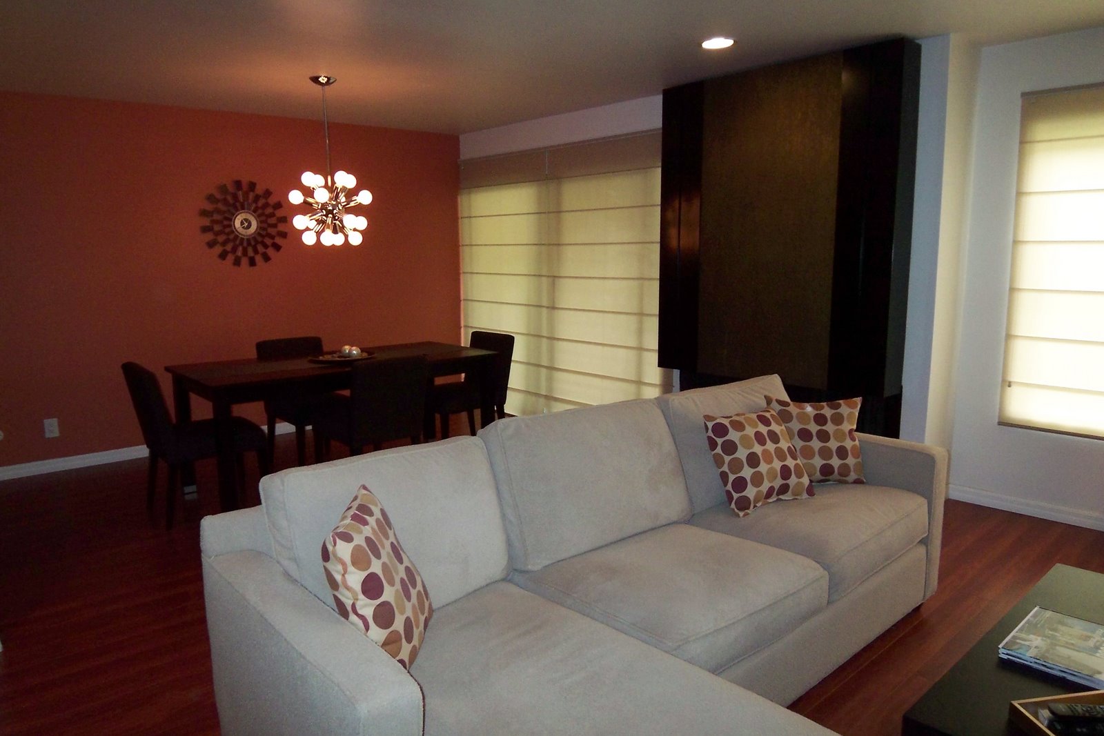 [Liv&Dining.JPG]