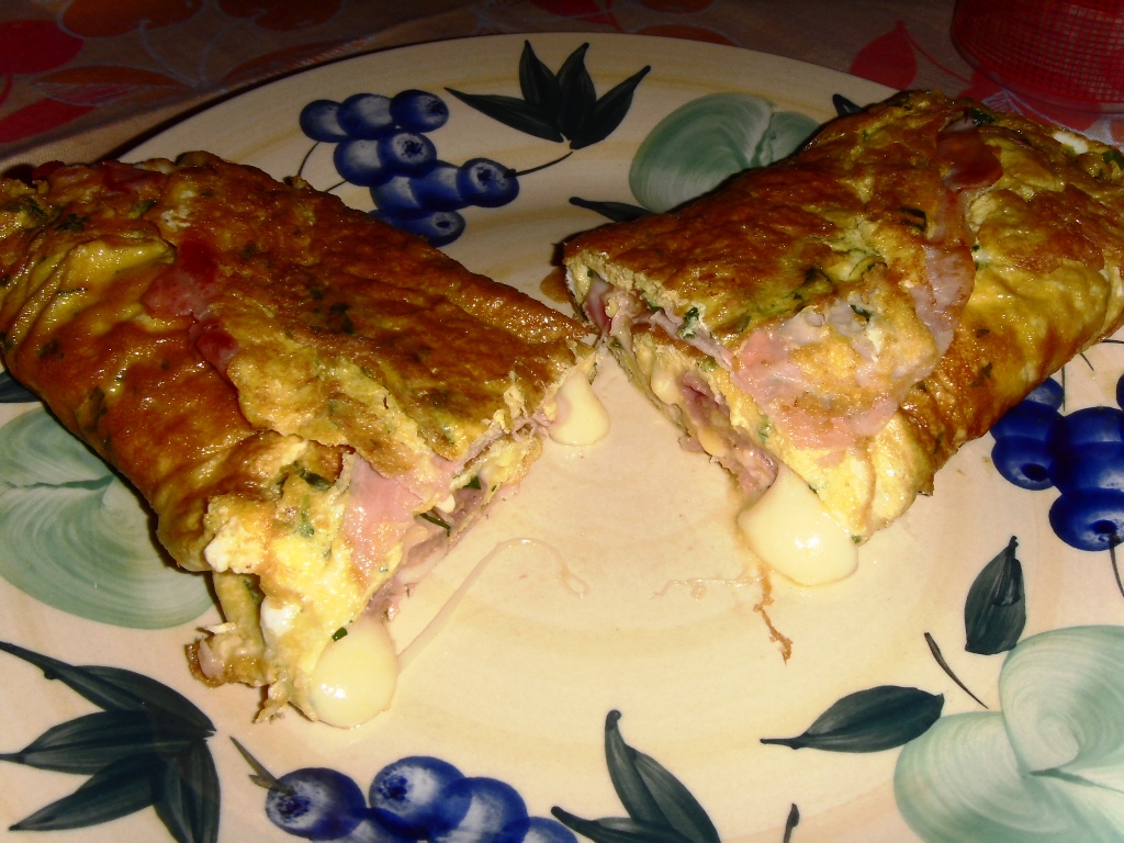 le ricette di Cockerina OMELETTE AL PROSCIUTTO E FORMAGGIO