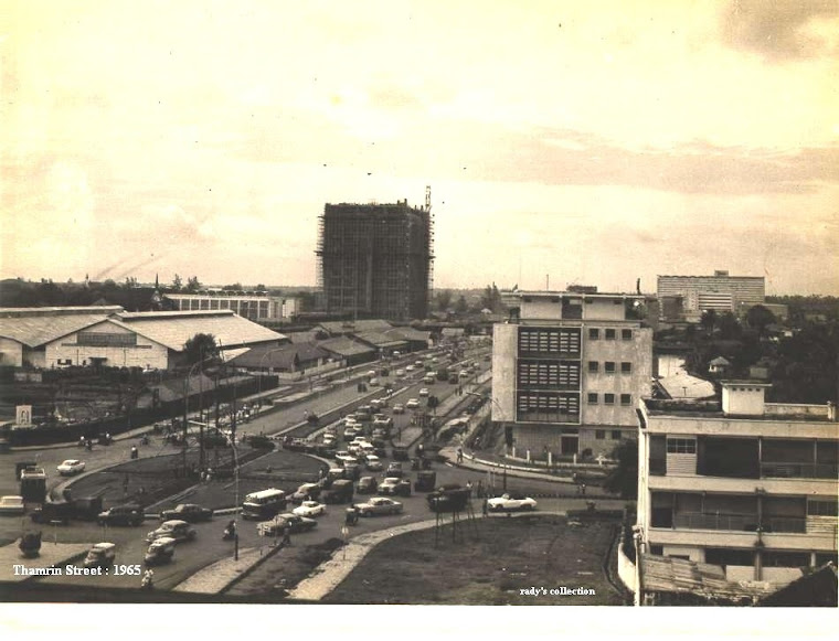 http://2.bp.blogspot.com/_mWGd-PvPMxU/SWc6k1kZGHI/AAAAAAAAAA4/g5sMzv4-Agk/S760/1965thamrin.jpg