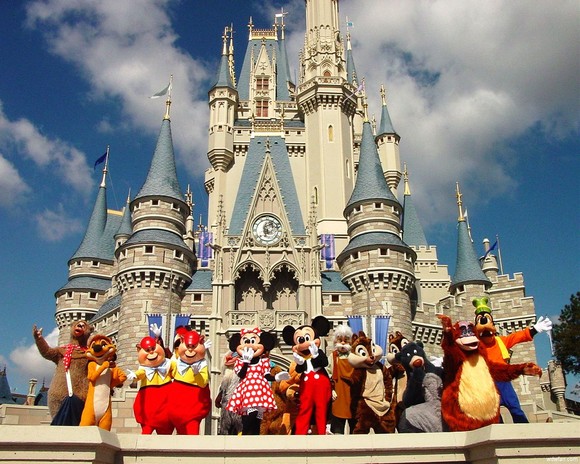 فيــــــــــــلا شهد القلوب - صفحة 12 Disneyland%20paris