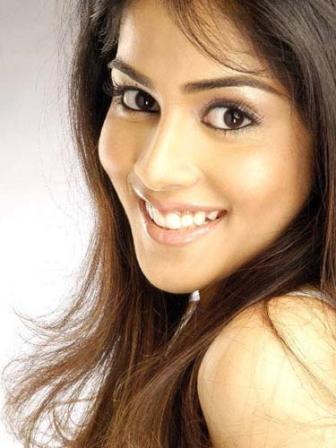 Wallpapers Of Genelia In Happy. wallpaper Genelia D#39;Souza