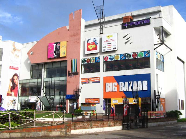 http://2.bp.blogspot.com/_mZh3jzfEWBg/R0qHKO75V8I/AAAAAAAAAL0/1V6p7CyI_sw/s1600/big-bazaar-hiland-park.jpg