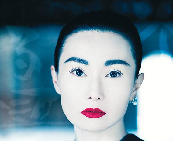 [Maggie+Cheung+-+Pirelli+Calendar+2008.JPG]