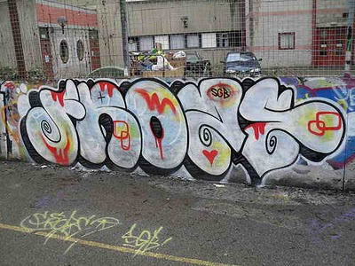 graffiti fonts bubble. Graffiti wall on street
