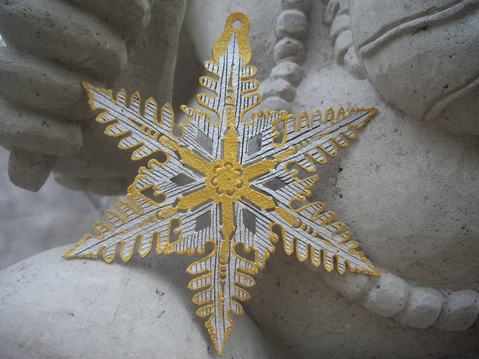 SNOWFLAKE-STAR--COLORFULLY DESIGNED AND BRILLIANTLY HAND PAINTED  IN BALI, WAYANG-KULIT STYLE